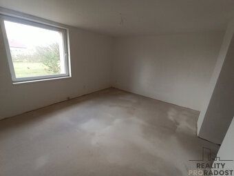 Prodej rodinného domu v obci Veltruby. Dům o dispozici 4+kk 