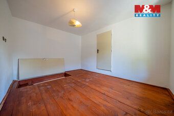 Nabízíme k prodeji samostatně stojící chalupu v malebném pro