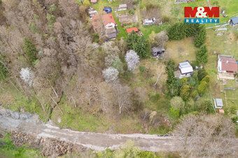 Nabízíme k prodeji krásnou zahradu o celkové rozloze 860 m²,