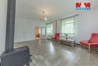 Exkluzivně nabízíme k prodeji prostornou chalupu v malebné o