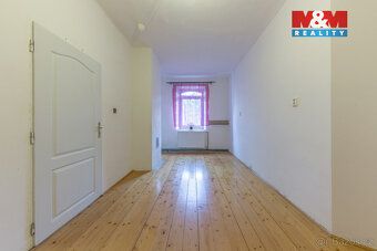 Exkluzivně nabízíme k prodeji prostornou chalupu v malebné o
