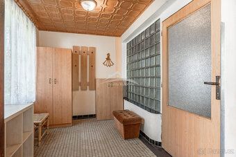 V exkluzivním zastoupení nabízíme pěkný zděný rodinný dům 4+