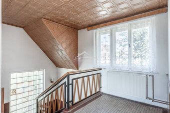V exkluzivním zastoupení nabízíme pěkný zděný rodinný dům 4+
