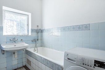 V exkluzivním zastoupení nabízíme pěkný zděný rodinný dům 4+