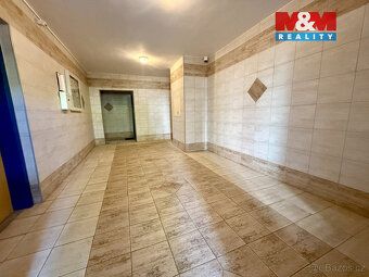 Pronájem světlého bytu 1+kk, 29 m², 3. NP v panelovém domě v
