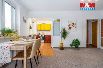 Nabízíme k prodeji světlý byt o dispozici 3+kk v osobním vla
