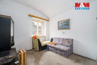 Nabízíme k prodeji stavbu rodinného domu s potenciálem pro k