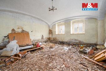 Nabízíme k prodeji stavbu rodinného domu s potenciálem pro k