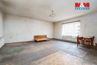 Nabízíme k prodeji stavbu rodinného domu s potenciálem pro k