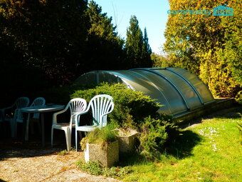 Nabízíme k prodeji chatu 195 m2 na pozemku 2 212 m2 v Dolníc