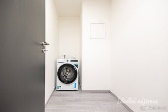 Nabízíme vám k dlouhodobému podnájmu moderní a slunný byt 2+