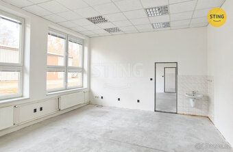 Nabízíme k pronájmu komerční prostor o velikosti 600 m² užit