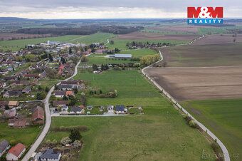 Nabízíme k prodeji stavební pozemek 3 698 m² v klidné části 