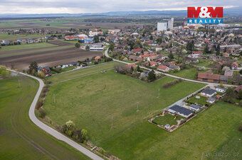 Nabízíme k prodeji stavební pozemek 3 698 m² v klidné části 