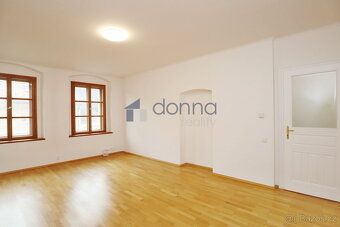 Nabízíme pronájem bytu 4+1, o ploše 92m2, ve 2. patře cihlov