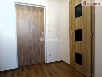 Poplatky, jakožto náklady na energie a vodu jsou ve výši 200