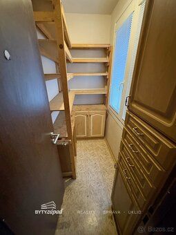 Ev.č. yMKB8707 Nabízíme vám k pronájmu prostorný a světlý by