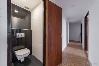 Pronájem — pokoj s možností přihlášení k pobytu pro pár ve 4