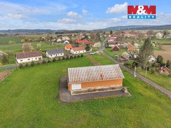 Prodej pozemku se zemědělskou stavbou o celkové ploše 8 252 