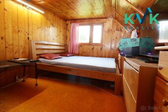 Nabízíme ke koupi celoročně obyvatelnou chatu (ev. č.) 3+1 v