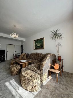 K dlouhodobému podnájmu nabízíme světlý a velmi příjemný byt