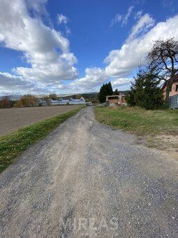 Nabízíme Vám prodej pozemku o výměře 1 238 m2 v obci Sudoměř