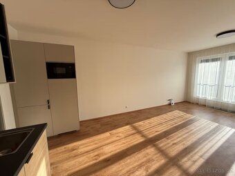 🔹 Typ a plocha bytu: 1+kk, 37 m² 📌 Adresa: Praha 9 – Hloubět