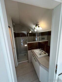 🆔 ID: 041 🔹 Typ a plocha bytu: 2+kk, 47 m² 📌 Adresa: Hradeší