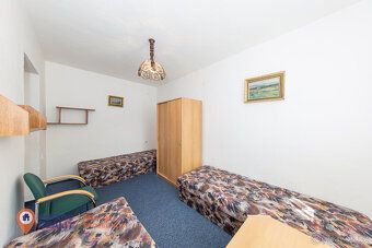 Nabízíme k prodeji udržovaný rodinný dům s charakterem a his