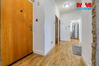 Prodej bytu 3+1 s balkonem v obci Tlučná nedaleko Plzně. Byt