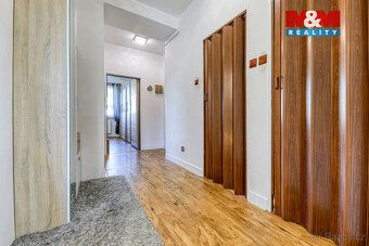 Prodej bytu 3+1 s balkonem v obci Tlučná nedaleko Plzně. Byt