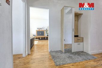 Prodej bytu 3+1 s balkonem v obci Tlučná nedaleko Plzně. Byt