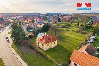Nabízíme k prodeji samostatně stojící rodinný dům v klidné č
