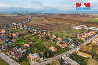 Nabízíme k prodeji samostatně stojící rodinný dům v klidné č