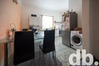 Ev.č. 01731 Nabízíme k prodeji volně stojící, částečně podsk