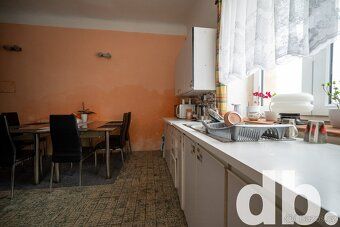 Ev.č. 01731 Nabízíme k prodeji volně stojící, částečně podsk