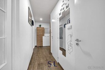 Ev.č. 01596 Nabízíme k pronájmu krásný, kompletně vybavený b