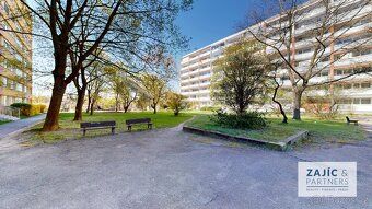 V exkluzivním zastoupení Vám nabízíme ke koupi moderně zreko