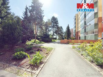 Nabízíme k prodeji byt 3+1 se zasklenou lodžií, výtahem a v 