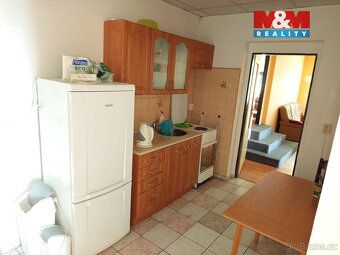 Nabízíme k pronájmu skladový prostor o rozloze 1730 m² v kli