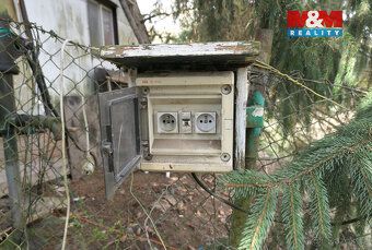 Prodej pozemku o výměře 1439 m2 v obci Králův Dvůr, ulice Ju