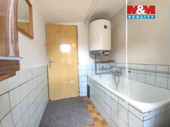 Nabízíme k prodeji půvabnou chalupu umístěnou na okraji obce