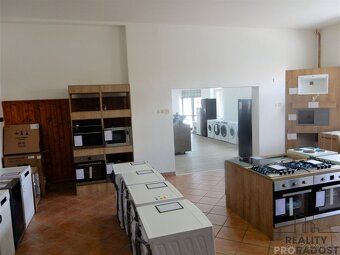 Pronájem prostorného nebytového prostoru o velikosti, 170m²,
