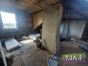 Ev.č. 00341 Dům se třemi byty v obci Jenišovice v blízkosti 