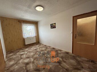 Ev.č. 00587 Prostorný 3+1 s balkonem a absolutním klidem – H