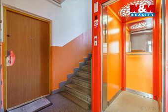 Máme pro Vás byt v osobním vlastnictví ve 4. patře zateplené