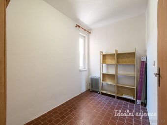 K dlouhodobému podnájmu nabízíme příjemný byt o dispozici 1+