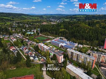 Nabízíme k prodeji prostorný byt o dispozici 3+1 a užitné pl