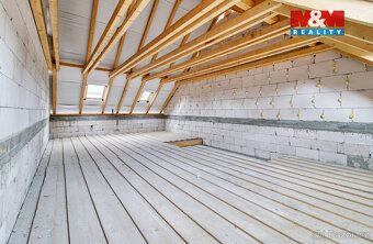 Nabízíme k prodeji samostatně stojící rozestavěnou stavbu ro