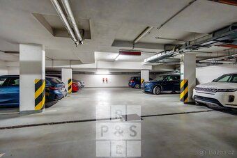 Ev.č. 00245 Nabízíme k pronájmu moderní a světlý byt o dispo